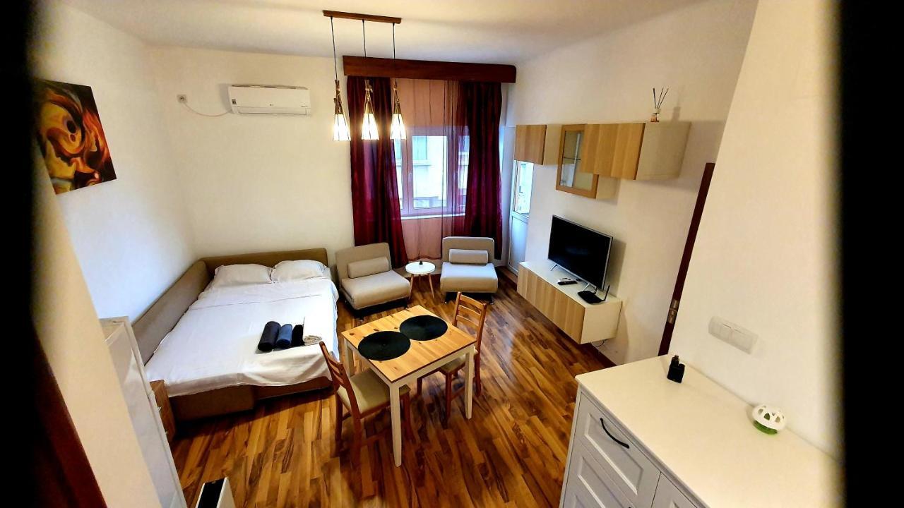 Ultracentral Apartament With Balcony - Old Town 부쿠레슈티 외부 사진